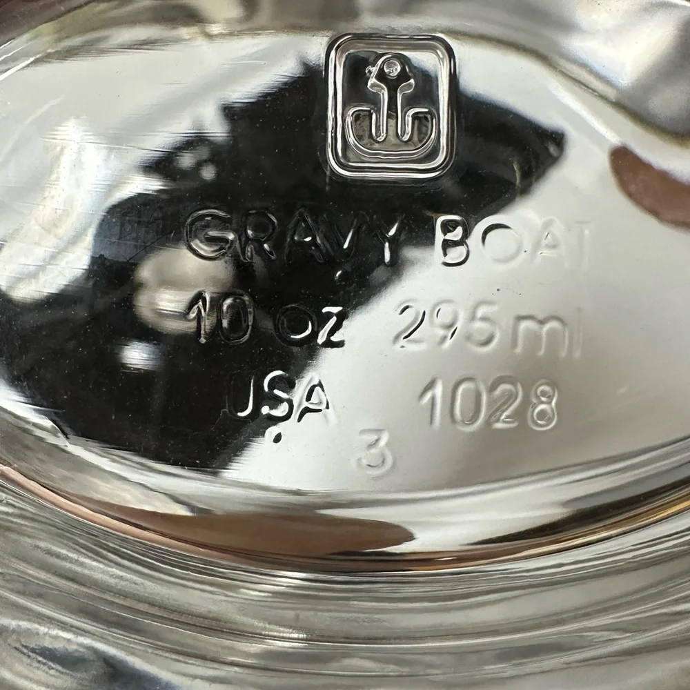 Anchor Hocking Vintage Glass Gravy Boat & Plate‎ Set